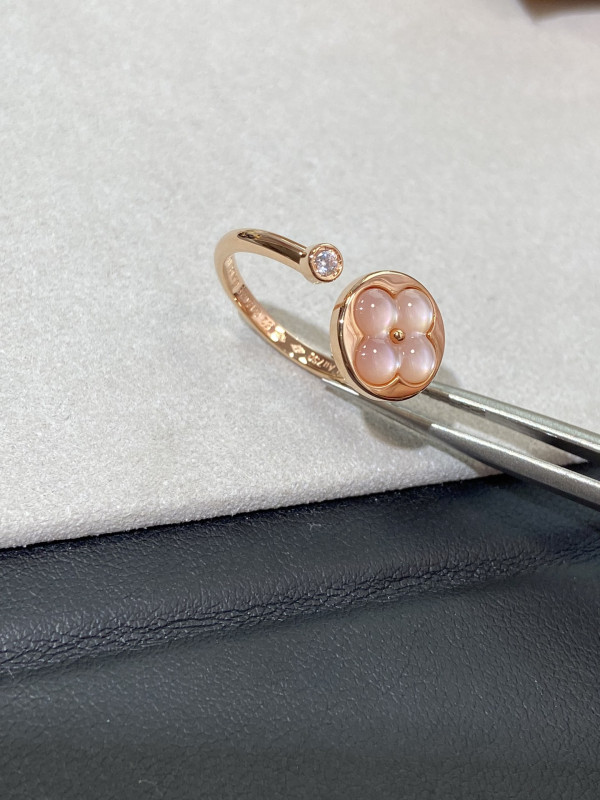 LOUIS VUITTON EARRINGS [C1MI6-032855] CELINE CHANEL ACCESSORIES LOEWE SHOES LOUIS VUITTON DIRO YSL OTHER BRAND HANDBAGS BALENCIAGA BOTTEGA VENETA GOYARD HERMES BURBERRY VALENTINO GUCCI FENDI MIUMIU CHLOE PRADA BVLGARI SUITCASE NEW ARRIVAL 