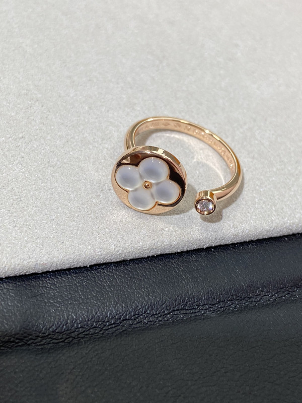 LOUIS VUITTON EARRINGS [C1MI6-032854] CELINE CHANEL ACCESSORIES LOEWE SHOES LOUIS VUITTON DIRO YSL OTHER BRAND HANDBAGS BALENCIAGA BOTTEGA VENETA GOYARD HERMES BURBERRY VALENTINO GUCCI FENDI MIUMIU CHLOE PRADA BVLGARI SUITCASE NEW ARRIVAL 