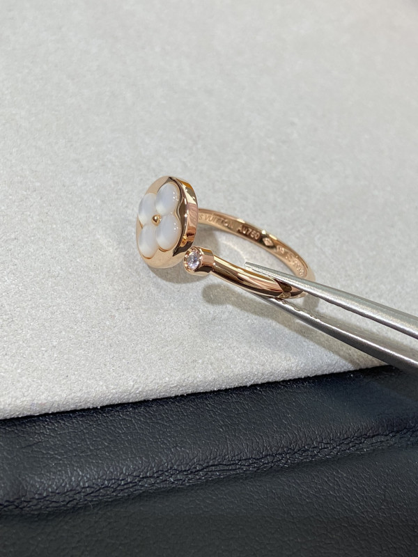 LOUIS VUITTON EARRINGS [C1MI6-032854] CELINE CHANEL ACCESSORIES LOEWE SHOES LOUIS VUITTON DIRO YSL OTHER BRAND HANDBAGS BALENCIAGA BOTTEGA VENETA GOYARD HERMES BURBERRY VALENTINO GUCCI FENDI MIUMIU CHLOE PRADA BVLGARI SUITCASE NEW ARRIVAL 