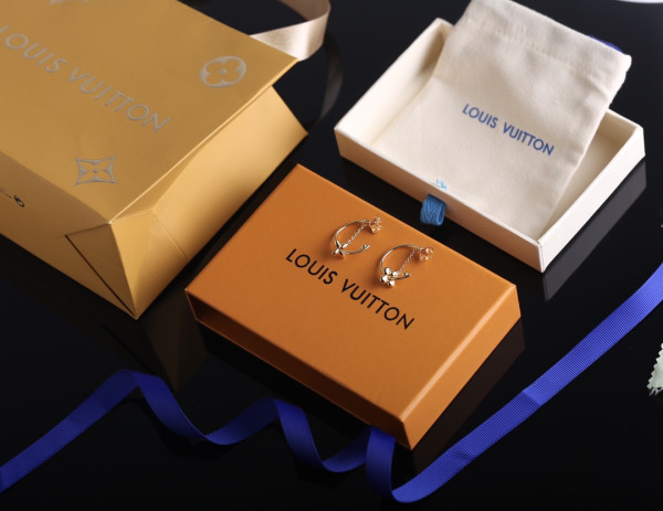 LOUIS VUITTON EARRINGS [C1MI6-032434] CELINE CHANEL ACCESSORIES LOEWE SHOES LOUIS VUITTON DIRO YSL OTHER BRAND HANDBAGS BALENCIAGA BOTTEGA VENETA GOYARD HERMES BURBERRY VALENTINO GUCCI FENDI MIUMIU CHLOE PRADA BVLGARI SUITCASE NEW ARRIVAL 
