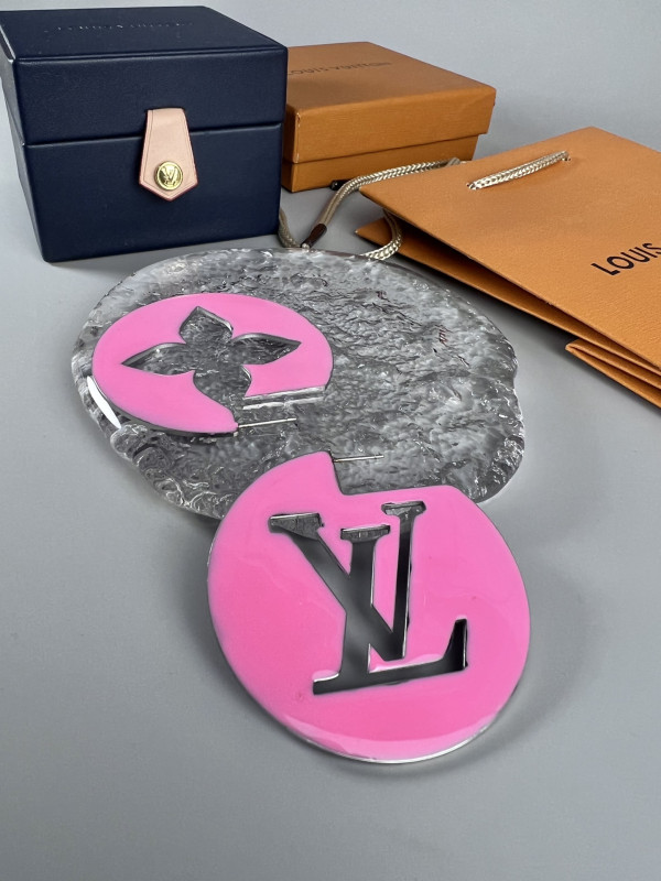 LOUIS VUITTON EARRINGS [C1MI6-031726] CELINE CHANEL ACCESSORIES LOEWE SHOES LOUIS VUITTON DIRO YSL OTHER BRAND HANDBAGS BALENCIAGA BOTTEGA VENETA GOYARD HERMES BURBERRY VALENTINO GUCCI FENDI MIUMIU CHLOE PRADA BVLGARI SUITCASE NEW ARRIVAL 