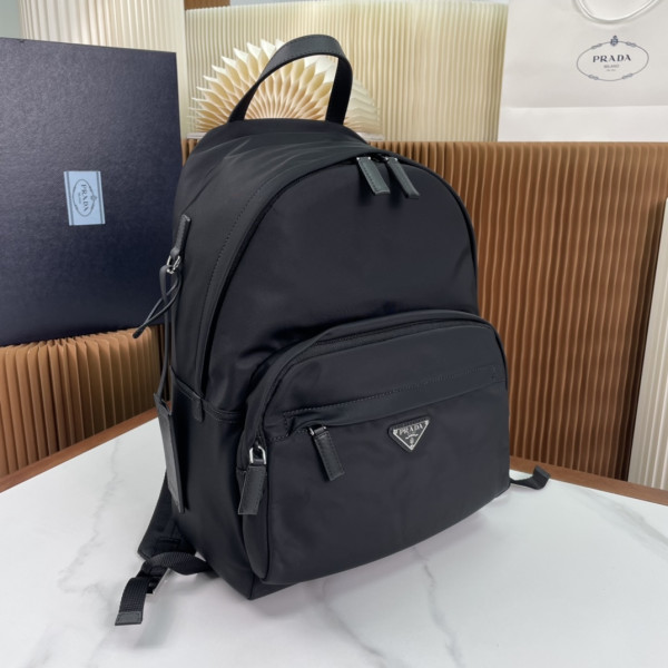 PRADA Re-Nylon backpack [C1MI4-081234] CELINE CHANEL ACCESSORIES LOEWE SHOES LOUIS VUITTON DIRO YSL OTHER BRAND HANDBAGS BALENCIAGA BOTTEGA VENETA GOYARD HERMES BURBERRY VALENTINO GUCCI FENDI MIUMIU CHLOE PRADA BVLGARI SUITCASE NEW ARRIVAL 