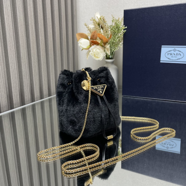 PRADA Shearling Bucket Bag [C1MI4-075926] CELINE CHANEL ACCESSORIES LOEWE SHOES LOUIS VUITTON DIRO YSL OTHER BRAND HANDBAGS BALENCIAGA BOTTEGA VENETA GOYARD HERMES BURBERRY VALENTINO GUCCI FENDI MIUMIU CHLOE PRADA BVLGARI SUITCASE NEW ARRIVAL 