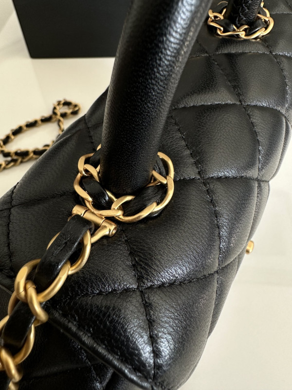 CL FLAP BAG WITH TOP HANDLE [AS4569] CELINE CHANEL ACCESSORIES LOEWE SHOES LOUIS VUITTON DIRO YSL OTHER BRAND HANDBAGS BALENCIAGA BOTTEGA VENETA GOYARD HERMES BURBERRY VALENTINO GUCCI FENDI MIUMIU CHLOE PRADA BVLGARI SUITCASE NEW ARRIVAL 