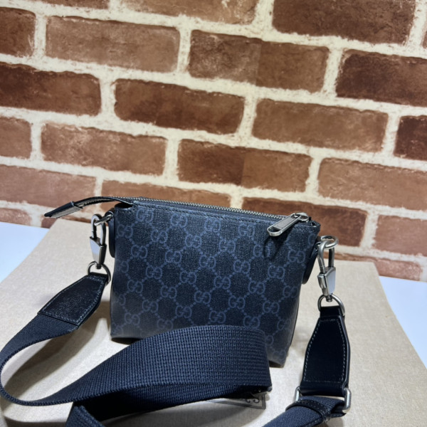(image for) Gucci GG Messenger bag