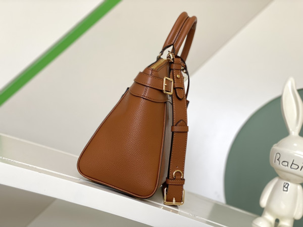 (image for) LOUIS VUITTON LOCK IT MM