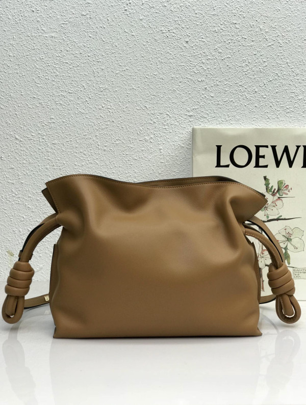 (image for) Lowee Flamenco clutch