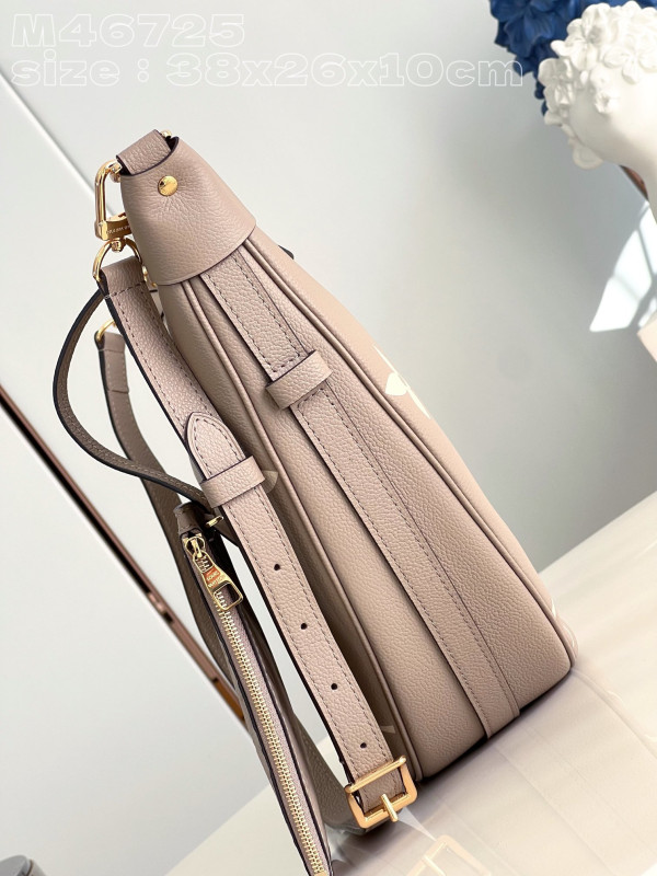 (image for) LOUIS VUITTON LOOP HOBO
