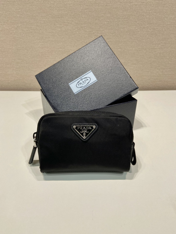 (image for) PRADA Re-Nylon necessaire