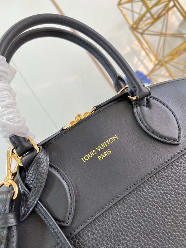 (image for) LOUIS VUITTON LOCK IT MM