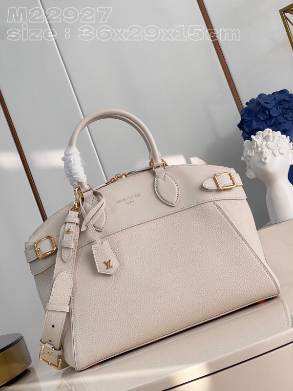(image for) LOUIS VUITTON LOCK IT MM