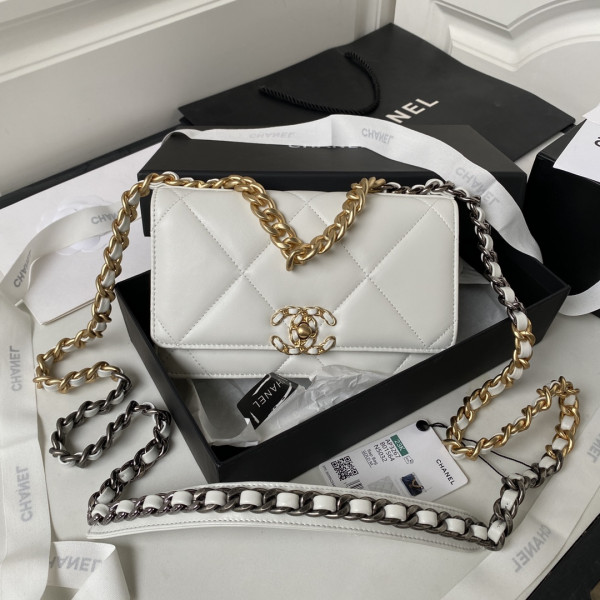 (image for) CL 19 WALLET ON CHAIN