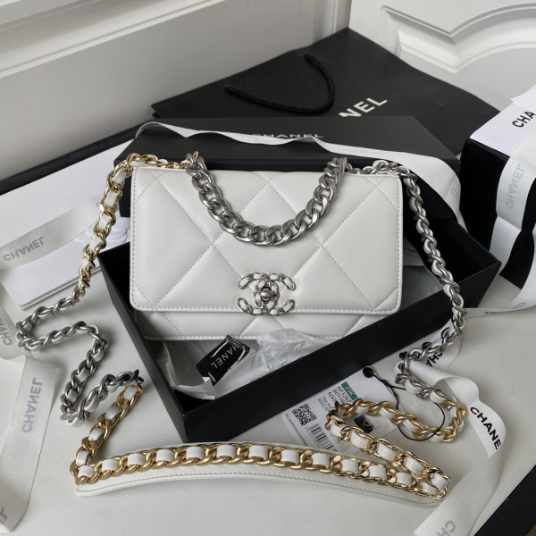 (image for) CL 19 WALLET ON CHAIN