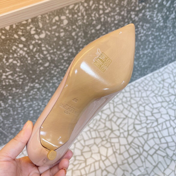 (image for) VALENTINO ONE STUD PATENT LEATHER PUMP