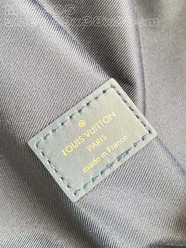 LOUIS VUITTON DISCOVERY BACKPACK PM [C1MCL-083751] CELINE CHANEL ACCESSORIES LOEWE SHOES LOUIS VUITTON DIRO YSL OTHER BRAND HANDBAGS BALENCIAGA BOTTEGA VENETA GOYARD HERMES BURBERRY VALENTINO GUCCI FENDI MIUMIU CHLOE PRADA BVLGARI SUITCASE NEW ARRIVAL 