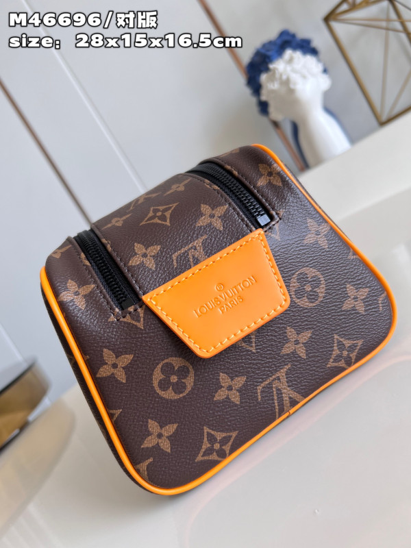 LOUIS VUITTON DOPP KIT TOILET POUCH [M46696] CELINE CHANEL ACCESSORIES LOEWE SHOES LOUIS VUITTON DIRO YSL OTHER BRAND HANDBAGS BALENCIAGA BOTTEGA VENETA GOYARD HERMES BURBERRY VALENTINO GUCCI FENDI MIUMIU CHLOE PRADA BVLGARI SUITCASE NEW ARRIVAL 