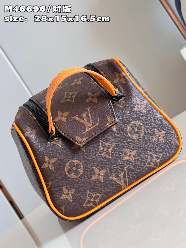 LOUIS VUITTON DOPP KIT TOILET POUCH [M46696] CELINE CHANEL ACCESSORIES LOEWE SHOES LOUIS VUITTON DIRO YSL OTHER BRAND HANDBAGS BALENCIAGA BOTTEGA VENETA GOYARD HERMES BURBERRY VALENTINO GUCCI FENDI MIUMIU CHLOE PRADA BVLGARI SUITCASE NEW ARRIVAL 
