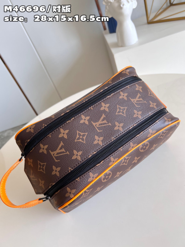 LOUIS VUITTON DOPP KIT TOILET POUCH [M46696] CELINE CHANEL ACCESSORIES LOEWE SHOES LOUIS VUITTON DIRO YSL OTHER BRAND HANDBAGS BALENCIAGA BOTTEGA VENETA GOYARD HERMES BURBERRY VALENTINO GUCCI FENDI MIUMIU CHLOE PRADA BVLGARI SUITCASE NEW ARRIVAL 