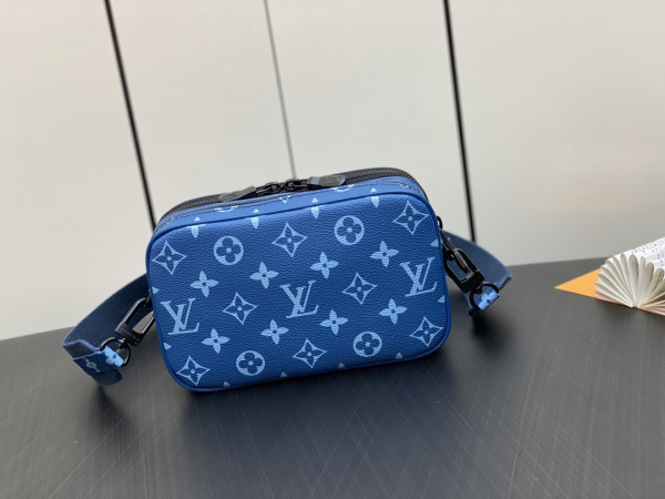 LOUIS VUITTON Nano Alpha [M82801] CELINE CHANEL ACCESSORIES LOEWE SHOES LOUIS VUITTON DIRO YSL OTHER BRAND HANDBAGS BALENCIAGA BOTTEGA VENETA GOYARD HERMES BURBERRY VALENTINO GUCCI FENDI MIUMIU CHLOE PRADA BVLGARI SUITCASE NEW ARRIVAL 