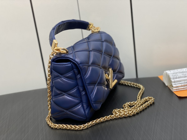 LOUIS VUITTON GO-14 MM [M23682] CELINE CHANEL ACCESSORIES LOEWE SHOES LOUIS VUITTON DIRO YSL OTHER BRAND HANDBAGS BALENCIAGA BOTTEGA VENETA GOYARD HERMES BURBERRY VALENTINO GUCCI FENDI MIUMIU CHLOE PRADA BVLGARI SUITCASE NEW ARRIVAL 