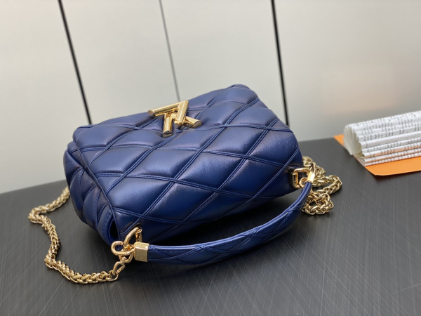 LOUIS VUITTON GO-14 MM [M23682] CELINE CHANEL ACCESSORIES LOEWE SHOES LOUIS VUITTON DIRO YSL OTHER BRAND HANDBAGS BALENCIAGA BOTTEGA VENETA GOYARD HERMES BURBERRY VALENTINO GUCCI FENDI MIUMIU CHLOE PRADA BVLGARI SUITCASE NEW ARRIVAL 