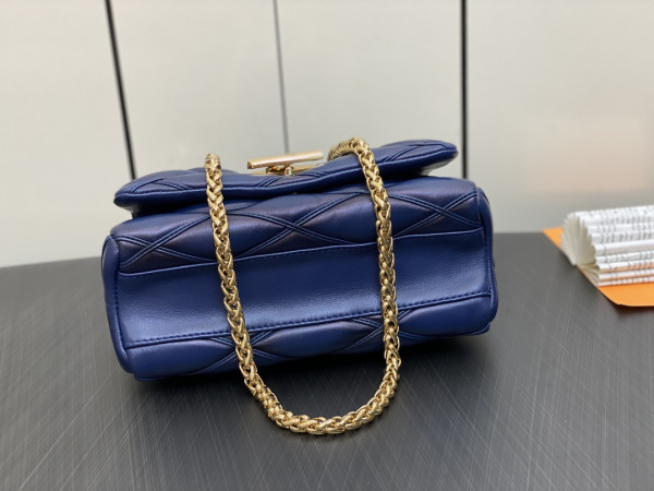 LOUIS VUITTON GO-14 MM [M23682] CELINE CHANEL ACCESSORIES LOEWE SHOES LOUIS VUITTON DIRO YSL OTHER BRAND HANDBAGS BALENCIAGA BOTTEGA VENETA GOYARD HERMES BURBERRY VALENTINO GUCCI FENDI MIUMIU CHLOE PRADA BVLGARI SUITCASE NEW ARRIVAL 