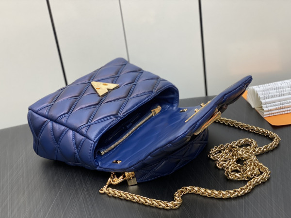 LOUIS VUITTON GO-14 MM [M23682] CELINE CHANEL ACCESSORIES LOEWE SHOES LOUIS VUITTON DIRO YSL OTHER BRAND HANDBAGS BALENCIAGA BOTTEGA VENETA GOYARD HERMES BURBERRY VALENTINO GUCCI FENDI MIUMIU CHLOE PRADA BVLGARI SUITCASE NEW ARRIVAL 