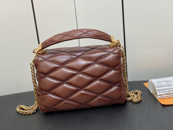 LOUIS VUITTON GO-14 MM [M23601] CELINE CHANEL ACCESSORIES LOEWE SHOES LOUIS VUITTON DIRO YSL OTHER BRAND HANDBAGS BALENCIAGA BOTTEGA VENETA GOYARD HERMES BURBERRY VALENTINO GUCCI FENDI MIUMIU CHLOE PRADA BVLGARI SUITCASE NEW ARRIVAL 