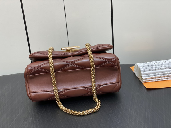 LOUIS VUITTON GO-14 MM [M23601] CELINE CHANEL ACCESSORIES LOEWE SHOES LOUIS VUITTON DIRO YSL OTHER BRAND HANDBAGS BALENCIAGA BOTTEGA VENETA GOYARD HERMES BURBERRY VALENTINO GUCCI FENDI MIUMIU CHLOE PRADA BVLGARI SUITCASE NEW ARRIVAL 