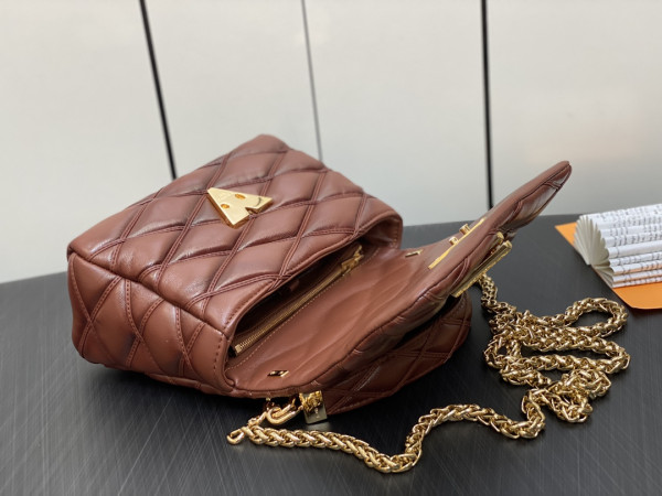LOUIS VUITTON GO-14 MM [M23601] CELINE CHANEL ACCESSORIES LOEWE SHOES LOUIS VUITTON DIRO YSL OTHER BRAND HANDBAGS BALENCIAGA BOTTEGA VENETA GOYARD HERMES BURBERRY VALENTINO GUCCI FENDI MIUMIU CHLOE PRADA BVLGARI SUITCASE NEW ARRIVAL 