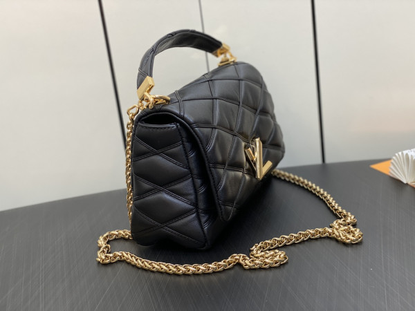 LOUIS VUITTON GO-14 MM [M22891] CELINE CHANEL ACCESSORIES LOEWE SHOES LOUIS VUITTON DIRO YSL OTHER BRAND HANDBAGS BALENCIAGA BOTTEGA VENETA GOYARD HERMES BURBERRY VALENTINO GUCCI FENDI MIUMIU CHLOE PRADA BVLGARI SUITCASE NEW ARRIVAL 