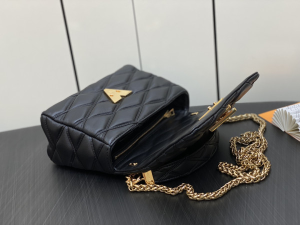 LOUIS VUITTON GO-14 MM [M22891] CELINE CHANEL ACCESSORIES LOEWE SHOES LOUIS VUITTON DIRO YSL OTHER BRAND HANDBAGS BALENCIAGA BOTTEGA VENETA GOYARD HERMES BURBERRY VALENTINO GUCCI FENDI MIUMIU CHLOE PRADA BVLGARI SUITCASE NEW ARRIVAL 
