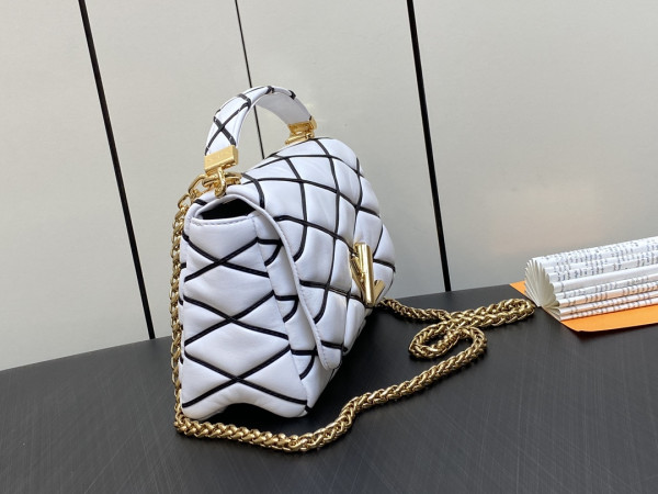 LOUIS VUITTON GO-14 MM [M22890] CELINE CHANEL ACCESSORIES LOEWE SHOES LOUIS VUITTON DIRO YSL OTHER BRAND HANDBAGS BALENCIAGA BOTTEGA VENETA GOYARD HERMES BURBERRY VALENTINO GUCCI FENDI MIUMIU CHLOE PRADA BVLGARI SUITCASE NEW ARRIVAL 