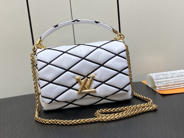 LOUIS VUITTON GO-14 MM [M22890] CELINE CHANEL ACCESSORIES LOEWE SHOES LOUIS VUITTON DIRO YSL OTHER BRAND HANDBAGS BALENCIAGA BOTTEGA VENETA GOYARD HERMES BURBERRY VALENTINO GUCCI FENDI MIUMIU CHLOE PRADA BVLGARI SUITCASE NEW ARRIVAL 