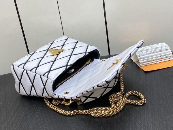 LOUIS VUITTON GO-14 MM [M22890] CELINE CHANEL ACCESSORIES LOEWE SHOES LOUIS VUITTON DIRO YSL OTHER BRAND HANDBAGS BALENCIAGA BOTTEGA VENETA GOYARD HERMES BURBERRY VALENTINO GUCCI FENDI MIUMIU CHLOE PRADA BVLGARI SUITCASE NEW ARRIVAL 
