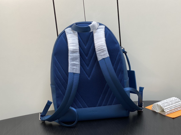 LOUIS VUITTON TAKEOFF BACKPACK [M23735] CELINE CHANEL ACCESSORIES LOEWE SHOES LOUIS VUITTON DIRO YSL OTHER BRAND HANDBAGS BALENCIAGA BOTTEGA VENETA GOYARD HERMES BURBERRY VALENTINO GUCCI FENDI MIUMIU CHLOE PRADA BVLGARI SUITCASE NEW ARRIVAL 