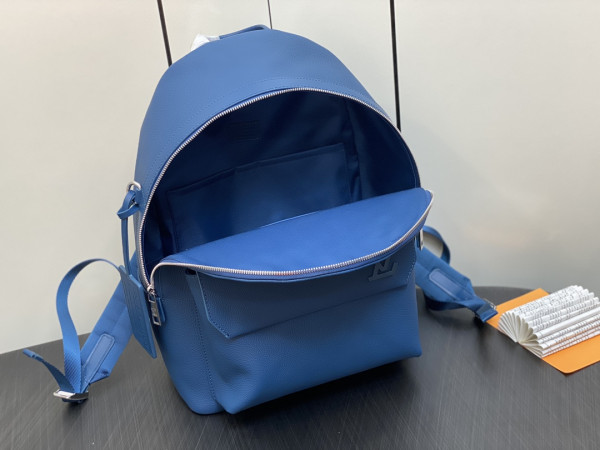 LOUIS VUITTON TAKEOFF BACKPACK [M23735] CELINE CHANEL ACCESSORIES LOEWE SHOES LOUIS VUITTON DIRO YSL OTHER BRAND HANDBAGS BALENCIAGA BOTTEGA VENETA GOYARD HERMES BURBERRY VALENTINO GUCCI FENDI MIUMIU CHLOE PRADA BVLGARI SUITCASE NEW ARRIVAL 