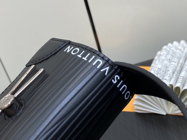 LOUIS VUITTON Micro Steamer [M23837] CELINE CHANEL ACCESSORIES LOEWE SHOES LOUIS VUITTON DIRO YSL OTHER BRAND HANDBAGS BALENCIAGA BOTTEGA VENETA GOYARD HERMES BURBERRY VALENTINO GUCCI FENDI MIUMIU CHLOE PRADA BVLGARI SUITCASE NEW ARRIVAL 