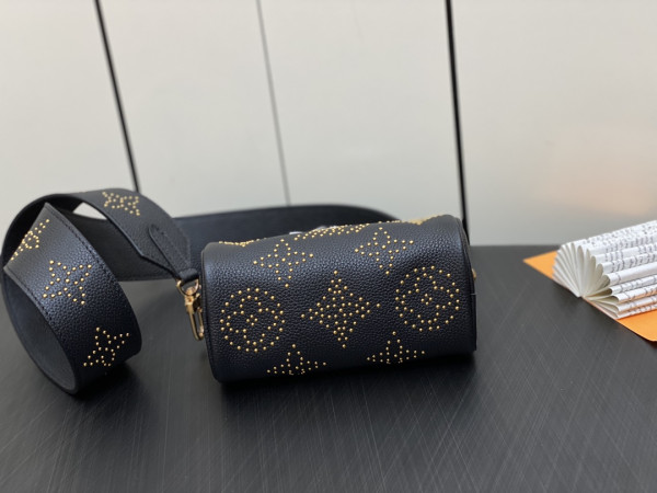 LOUIS VUITTON NANO SPEEDY [M46745] CELINE CHANEL ACCESSORIES LOEWE SHOES LOUIS VUITTON DIRO YSL OTHER BRAND HANDBAGS BALENCIAGA BOTTEGA VENETA GOYARD HERMES BURBERRY VALENTINO GUCCI FENDI MIUMIU CHLOE PRADA BVLGARI SUITCASE NEW ARRIVAL 