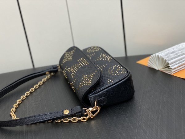 LOUIS VUITTON Wallet on Chain Ivy [M82653] CELINE CHANEL ACCESSORIES LOEWE SHOES LOUIS VUITTON DIRO YSL OTHER BRAND HANDBAGS BALENCIAGA BOTTEGA VENETA GOYARD HERMES BURBERRY VALENTINO GUCCI FENDI MIUMIU CHLOE PRADA BVLGARI SUITCASE NEW ARRIVAL 