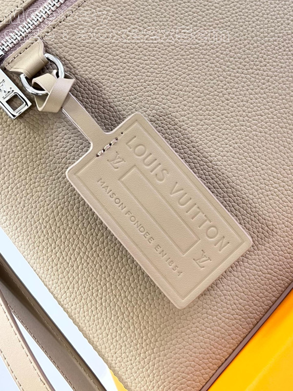 LOUIS VUITTON IPAD POUCH [C1MCK-063843] CELINE CHANEL ACCESSORIES LOEWE SHOES LOUIS VUITTON DIRO YSL OTHER BRAND HANDBAGS BALENCIAGA BOTTEGA VENETA GOYARD HERMES BURBERRY VALENTINO GUCCI FENDI MIUMIU CHLOE PRADA BVLGARI SUITCASE NEW ARRIVAL 