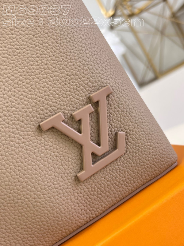 LOUIS VUITTON IPAD POUCH [C1MCK-063843] CELINE CHANEL ACCESSORIES LOEWE SHOES LOUIS VUITTON DIRO YSL OTHER BRAND HANDBAGS BALENCIAGA BOTTEGA VENETA GOYARD HERMES BURBERRY VALENTINO GUCCI FENDI MIUMIU CHLOE PRADA BVLGARI SUITCASE NEW ARRIVAL 
