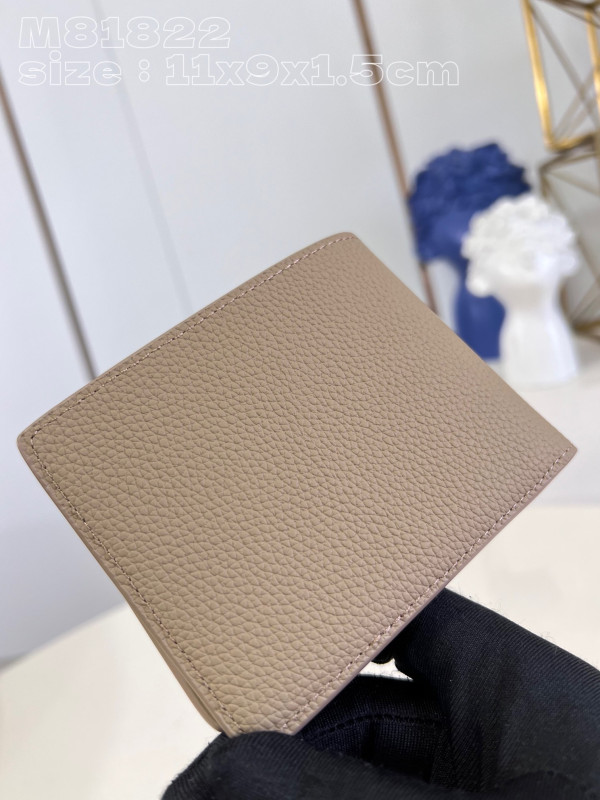 LOUIS VUITTON MULTIPLE WALLET [M81822] CELINE CHANEL ACCESSORIES LOEWE SHOES LOUIS VUITTON DIRO YSL OTHER BRAND HANDBAGS BALENCIAGA BOTTEGA VENETA GOYARD HERMES BURBERRY VALENTINO GUCCI FENDI MIUMIU CHLOE PRADA BVLGARI SUITCASE NEW ARRIVAL 