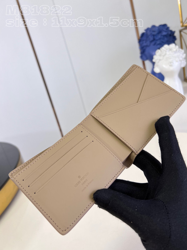 LOUIS VUITTON MULTIPLE WALLET [M81822] CELINE CHANEL ACCESSORIES LOEWE SHOES LOUIS VUITTON DIRO YSL OTHER BRAND HANDBAGS BALENCIAGA BOTTEGA VENETA GOYARD HERMES BURBERRY VALENTINO GUCCI FENDI MIUMIU CHLOE PRADA BVLGARI SUITCASE NEW ARRIVAL 