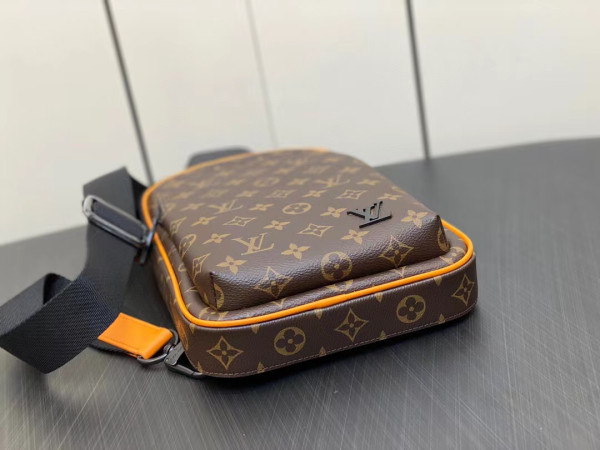 LOUIS VUITTON AVENUE SLINGBAG [M46718] CELINE CHANEL ACCESSORIES LOEWE SHOES LOUIS VUITTON DIRO YSL OTHER BRAND HANDBAGS BALENCIAGA BOTTEGA VENETA GOYARD HERMES BURBERRY VALENTINO GUCCI FENDI MIUMIU CHLOE PRADA BVLGARI SUITCASE NEW ARRIVAL 