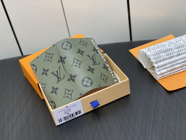 Louis Vuitton Pocket Organizer [M82797] CELINE CHANEL ACCESSORIES LOEWE SHOES LOUIS VUITTON DIRO YSL OTHER BRAND HANDBAGS BALENCIAGA BOTTEGA VENETA GOYARD HERMES BURBERRY VALENTINO GUCCI FENDI MIUMIU CHLOE PRADA BVLGARI SUITCASE NEW ARRIVAL 