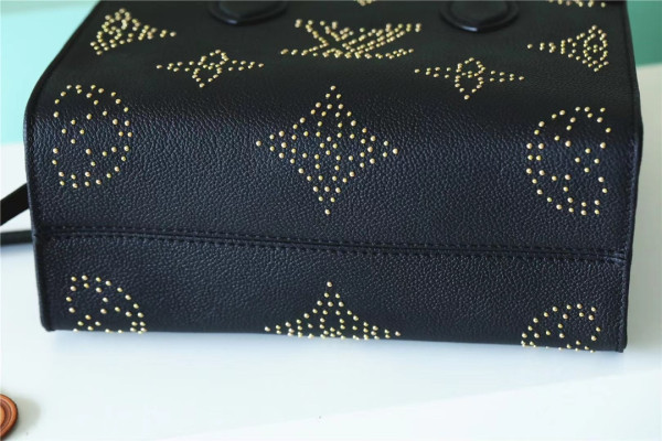 LOUIS VUITTON ONTHEGO PM [M46733] CELINE CHANEL ACCESSORIES LOEWE SHOES LOUIS VUITTON DIRO YSL OTHER BRAND HANDBAGS BALENCIAGA BOTTEGA VENETA GOYARD HERMES BURBERRY VALENTINO GUCCI FENDI MIUMIU CHLOE PRADA BVLGARI SUITCASE NEW ARRIVAL 