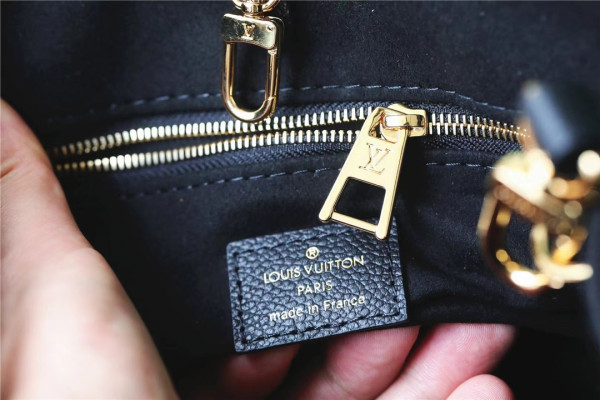 LOUIS VUITTON ONTHEGO PM [M46733] CELINE CHANEL ACCESSORIES LOEWE SHOES LOUIS VUITTON DIRO YSL OTHER BRAND HANDBAGS BALENCIAGA BOTTEGA VENETA GOYARD HERMES BURBERRY VALENTINO GUCCI FENDI MIUMIU CHLOE PRADA BVLGARI SUITCASE NEW ARRIVAL 
