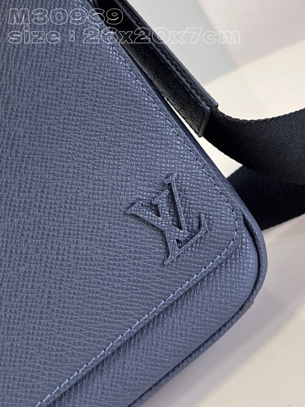 LOUIS VUITTON DISTRICT PM (image for) LOUIS VUITTON DISTRICT PM