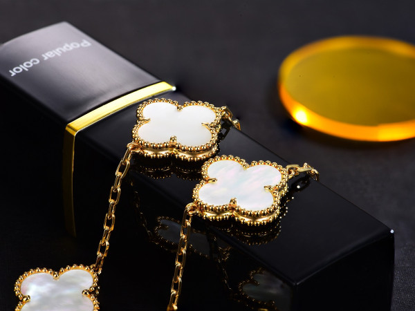 Van Cleef & Arpels Perlée BRACELET [C1MCH-090418] CELINE CHANEL ACCESSORIES LOEWE SHOES LOUIS VUITTON DIRO YSL OTHER BRAND HANDBAGS BALENCIAGA BOTTEGA VENETA GOYARD HERMES BURBERRY VALENTINO GUCCI FENDI MIUMIU CHLOE PRADA BVLGARI SUITCASE NEW ARRIVAL 